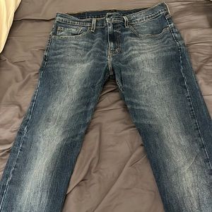 Levi’s 502 Jeans